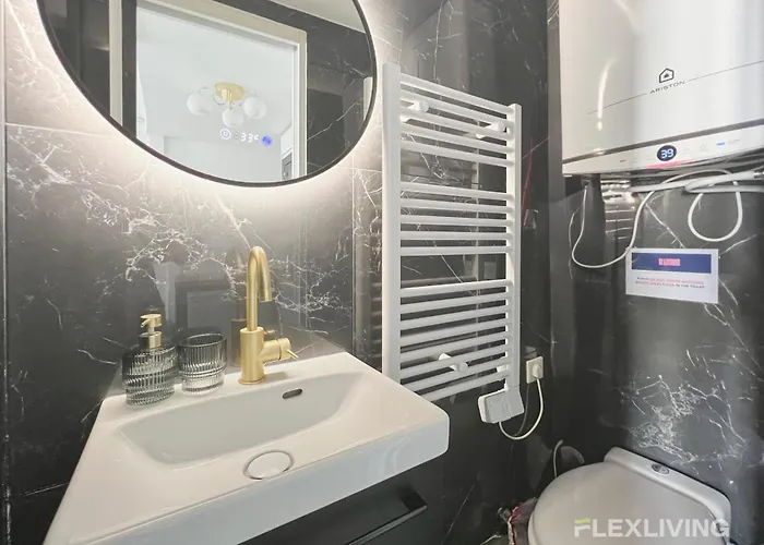 Apartament Beautiful 17m In 6 *